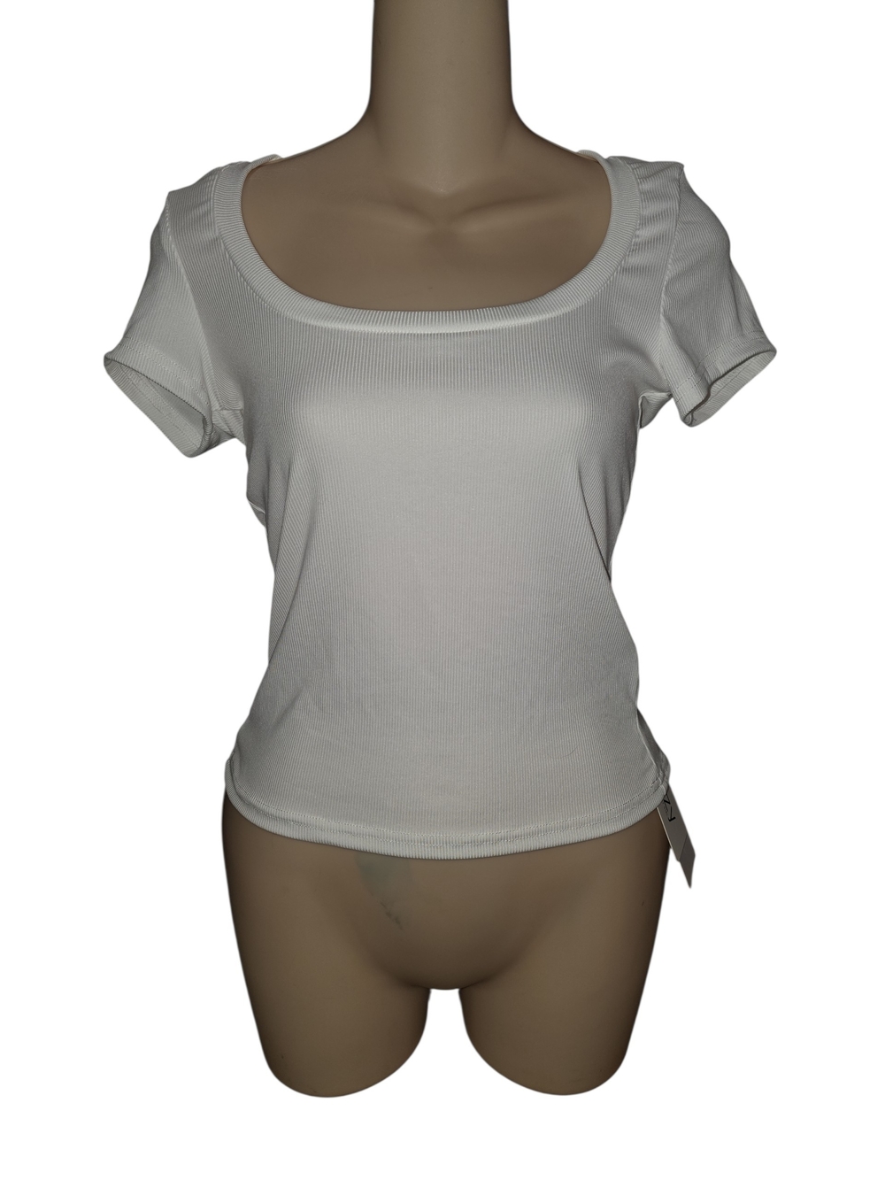 Dazy Classic White Scoop Neck Women’s Top Size Large New With Tags
